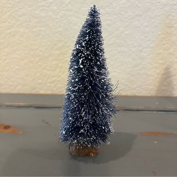 Vintage Pair of Flocked Bottlebrush Christmas Trees Blue & White - Picture 10 of 12